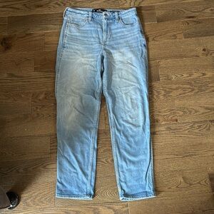 Hollister light wash mom jean